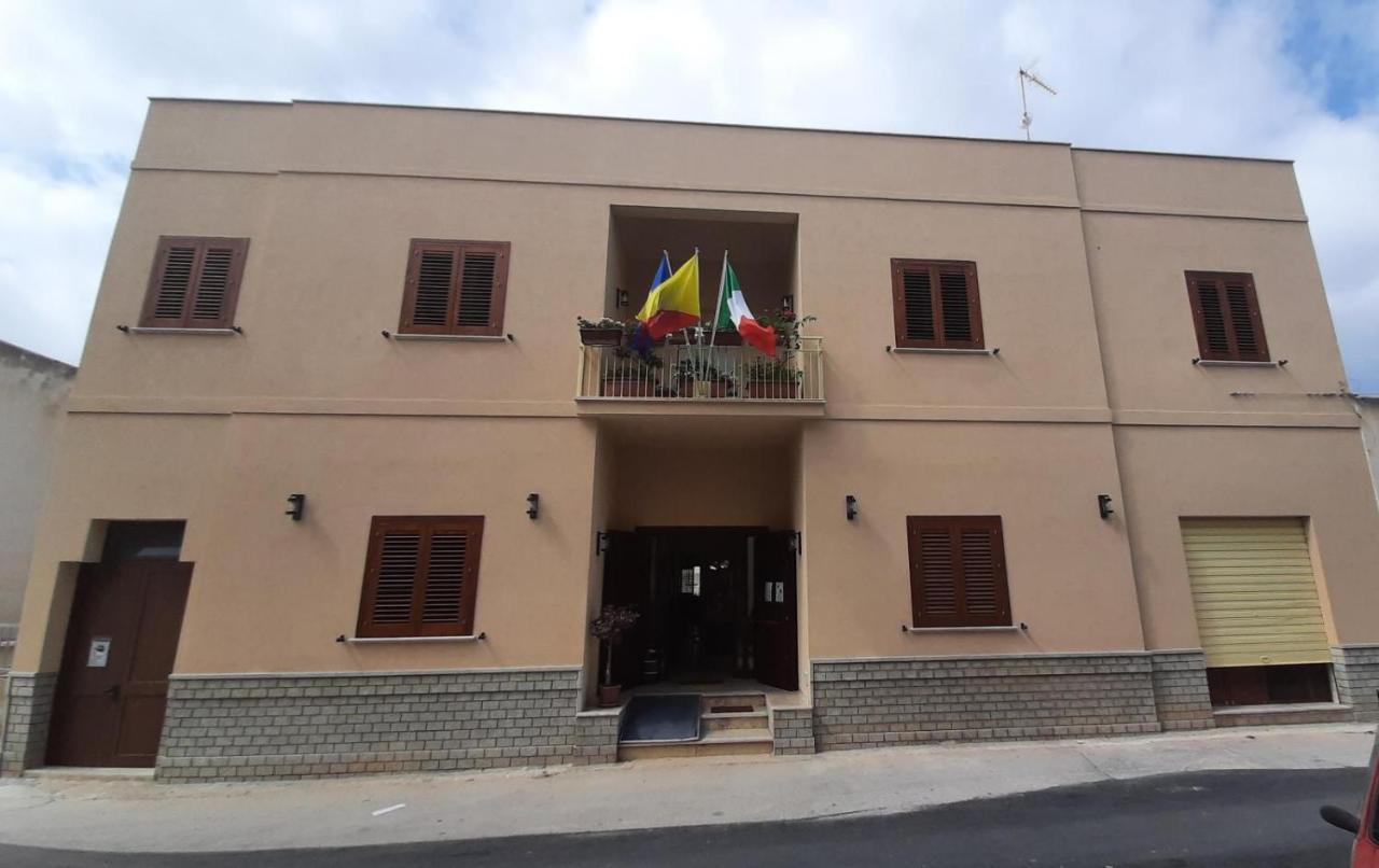 פאביננה Albergo Bouganville מראה חיצוני תמונה